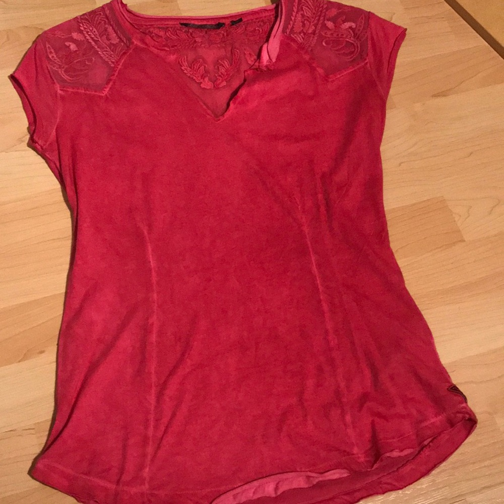 Women’s guess short sleeve top size small pink